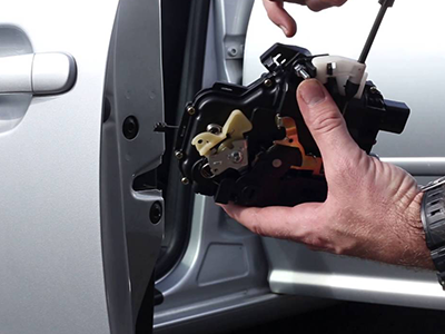 Expert lock change and auto key replacement service for secure access